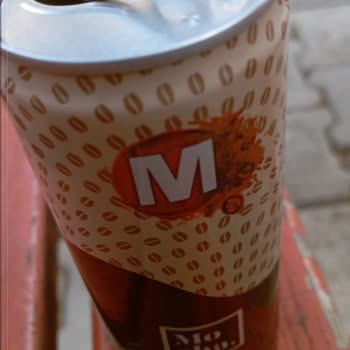 Kahveli Sütlü İçecekten Çıkan Beyaz Parçaların Gizemi