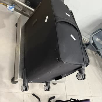 Ajet Uçuşunda Valizim Ciddi Hasar Gördü Mağduriyetimin Giderilmesini İstiyorum