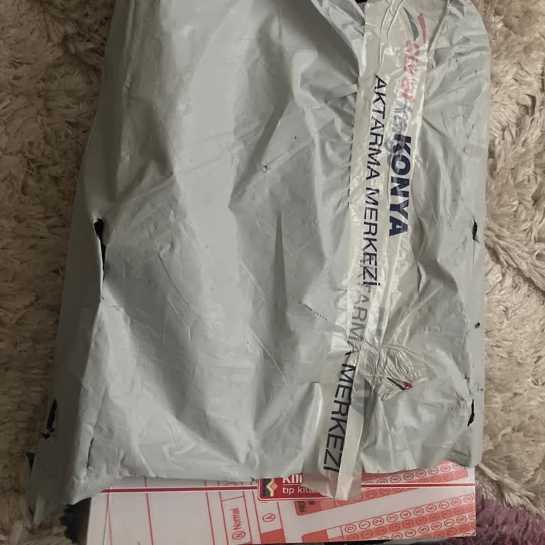 Sürat Kargo Eksik Ve Hasarlı Teslim Edildi, Çözüm Sunulmadı