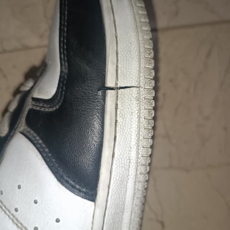 Kısa Sürede Dağılan Ayakkabı, Reddedilen Değişim Talebi