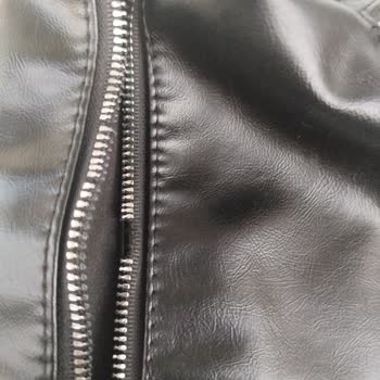 Kısa Sürede Bozulan Deri Sırt Çantası Fermuarı İçin Tamir Talebi