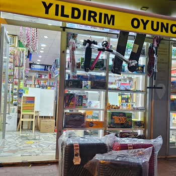 Yıldırım Kırtasiye Yolu İşgal Ediyor