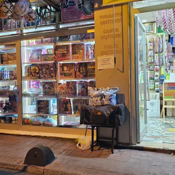 Yıldırım Kırtasiye Yolu İşgal Ediyor