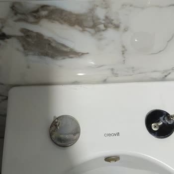 Klozet Kapağı Menteşe Yedek Parçası Bulunamıyor, Çözüm Bekliyorum