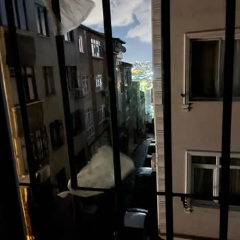 İstanbul Merkezde Saatlerdir Süren Elektrik Kesintisi Hayatımı Durma Noktasına Getirdi