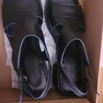 Bir Kez Giydiğim Sandalet Parmaklarımı Yaraladı İade Talebim Reddedildi