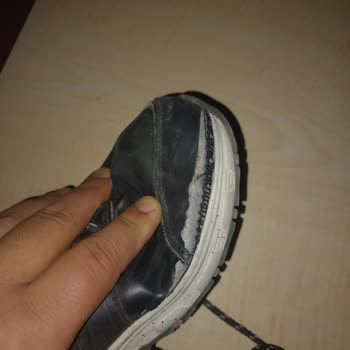 Kısa Sürede Açılan Ayakkabı Tabanı Ve Ret Edilen Üretim Hatası