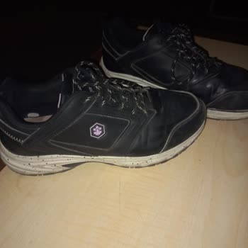 Kısa Sürede Açılan Ayakkabı Tabanı Ve Ret Edilen Üretim Hatası