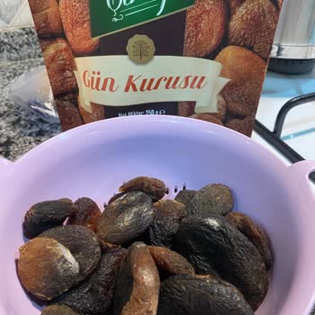 Aldığım Çerezya Gün Kurusu Küflü Ve Kötü Kokulu Çıktı