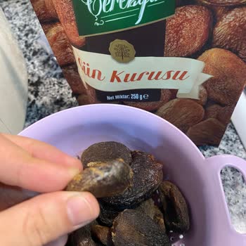 Aldığım Çerezya Gün Kurusu Küflü Ve Kötü Kokulu Çıktı