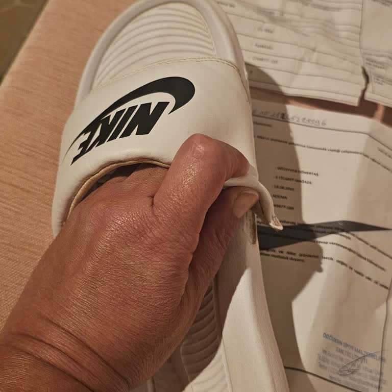 Üç Ayda Açılan Nike Terlik İçin Ücret İadesi Talebi