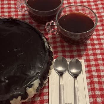 Taze Tarihli Çikolata Sosunun Kötü Tadı Ve Müşteri Hizmetlerinden Dönüş Alamama