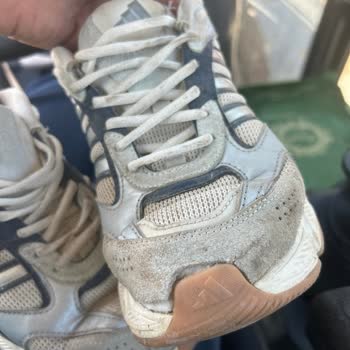 Kısa Sürede Açılan Ayakkabı Ve Yetersiz Müşteri Hizmeti