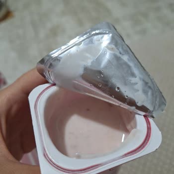 Aldığım Yoğurt Paketi Yarım Çıktı, Ücret İadesi Ve Açıklama Bekliyorum