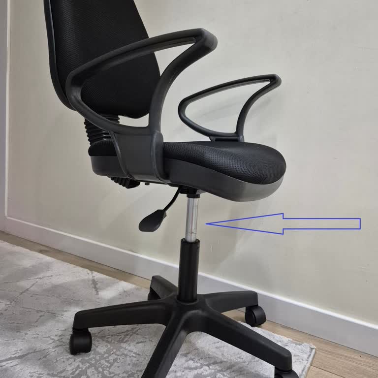 Satın Alınan Çalışma Koltuğunda Eksik Parça Ve Yetersiz Müşteri Hizmeti