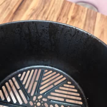 Kumtel Airfryer Haznesinde Yağ Birikmesi Ve Teflon Kaplama Sorunu