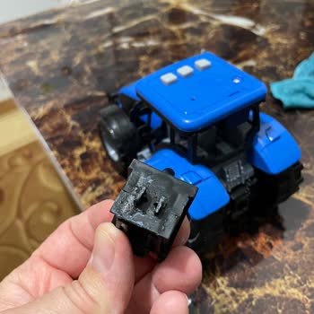 Aldığım Oyuncak Traktör On Dakika İçinde Kırıldı Dayanıklılığı Yok