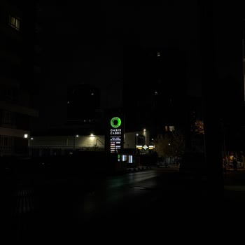 Bağcılar Gülbahar Caddesinde Sabahları Karanlıkta Yürümek Zorunda Kalıyorum