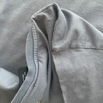 Pull & Bear'dan Alınan Tişört Kısa Sürede Deforme Oldu