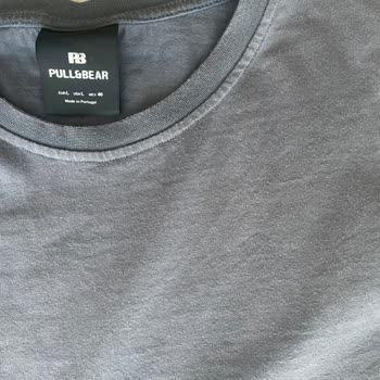 Pull & Bear'dan Alınan Tişört Kısa Sürede Deforme Oldu