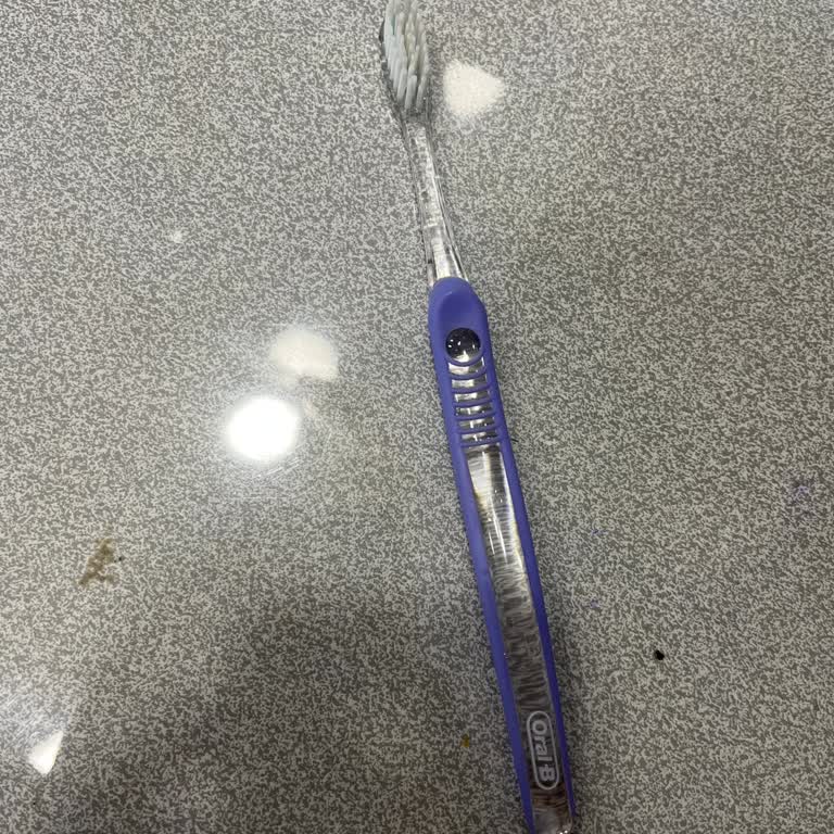 Extra Yumuşak Denilen Diş Fırçası Diş Etlerime Zarar Verecek Kadar Sert Çıktı