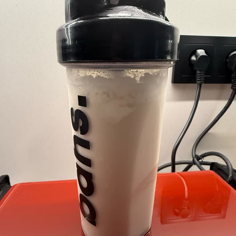 Whey Protein Tozu Hem Tatsız Hem De Suda Topaklanıyor, Param Boşa Gitti