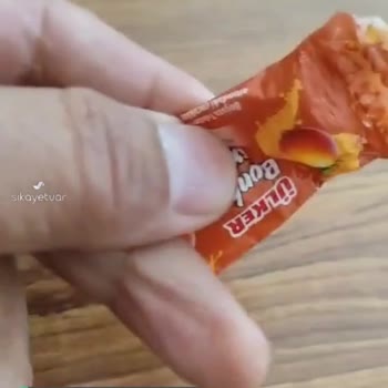 ÜLKER'İN Şeker Paketleri Boş Kırık Veya Yarım Parayı Ambalaja Vermişiz!