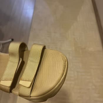 Yeni Alınan Sandaletin Kısa Sürede Pul Pul Dökülmesi Mağaza İade Reddi