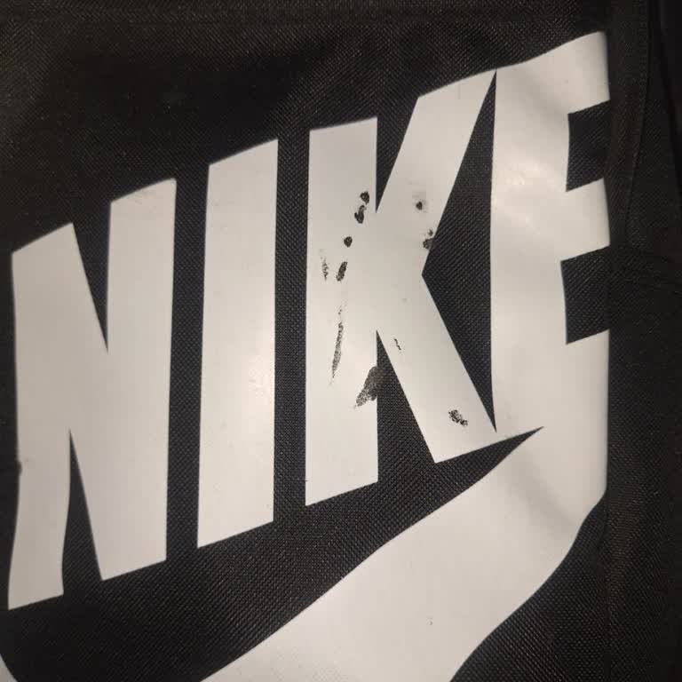 Dolap Üzerinden @nikeoutlaet Birebir Aynı Ürün Diye Yanılttı