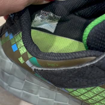 Kısa Sürede Yıpranan Ve Kötü Koku Yapan Çocuk Ayakkabısı İçin İade Talebi