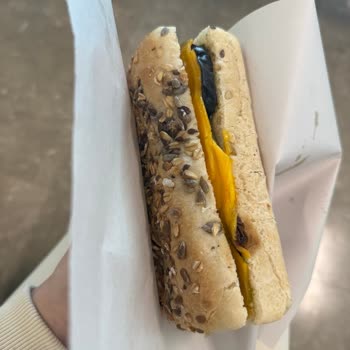 Mardin Havalimanı'nda Fahiş Sandviç Fiyatı Şaşkınlığı