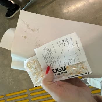 Mardin Havalimanı'nda Fahiş Sandviç Fiyatı Şaşkınlığı