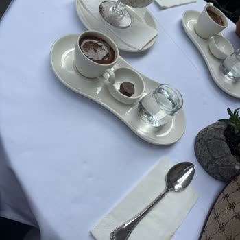 Sirkeci Lokantasında Hijyen Ve İlgisizlik Şoku