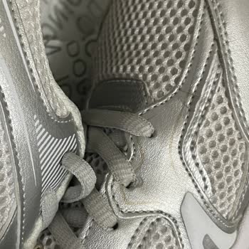 Zapatillas Lotto defectuosas y cambio rechazado en tienda