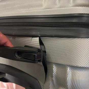 Uçuş Sonrası Valizim Kırık Teslim Edildi, Değişim Talep Ediyorum