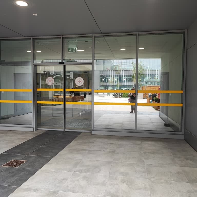 Kocaeli Şehir Hastanesi Güvenlik Görevlisinin Kaba Davranışı ve Yetersiz Yardım