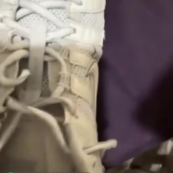 Nike Ayakkabımın Bağcık Deliği Koptu