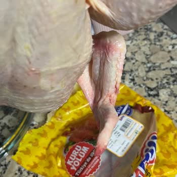 Erpiliç Aldığım Piliç Ürününde Kanamalı Bölgelerle Karşılaştım