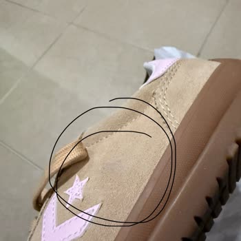Converse Siparişim Lekeli Ve Ezik Çıktı Müşteri Hizmetlerine Ulaşamıyorum