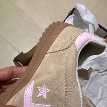 Converse Siparişim Lekeli Ve Ezik Çıktı Müşteri Hizmetlerine Ulaşamıyorum