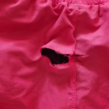 İlk Kullanımda Yırtılan Şort Ve Yetersiz Müşteri Hizmeti