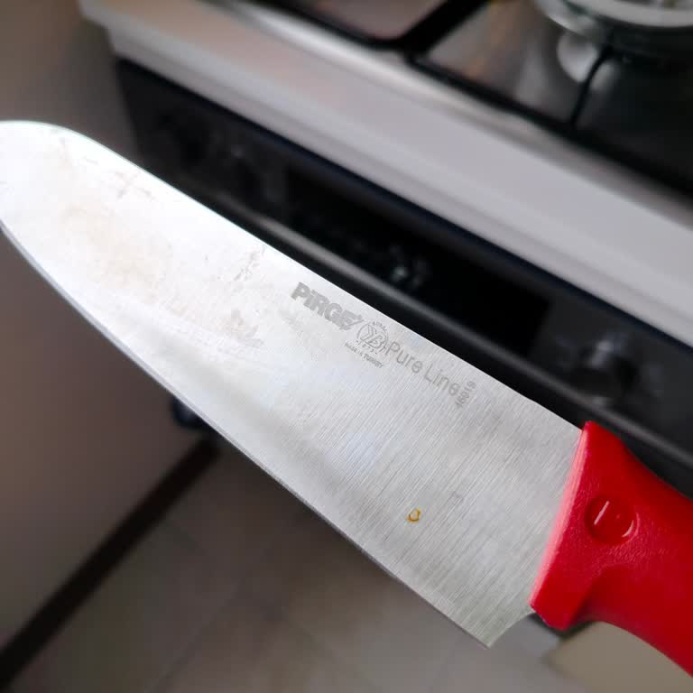 Yeni Alınan Şef Bıçağında Kısa Sürede Paslanma Sorunu