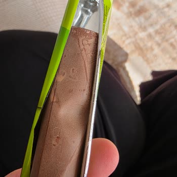 Eti Antep Fıstıklı Çikolata'da Şüpheli Renk Değişikliği