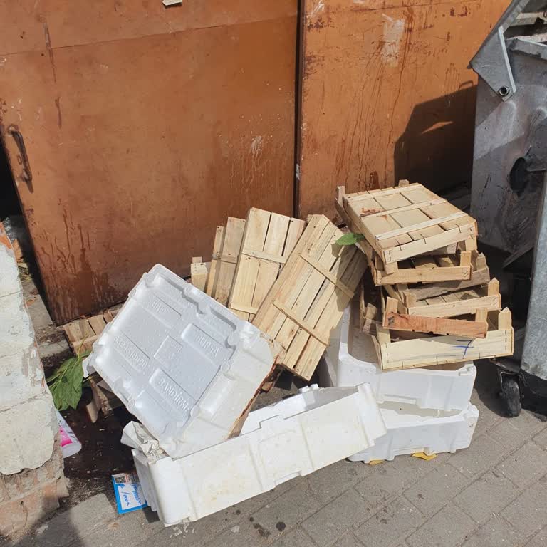 Beşevler'de Balık Atıkları Kötü Kokuya Ve Sağlık Riskine Yol Açıyor!