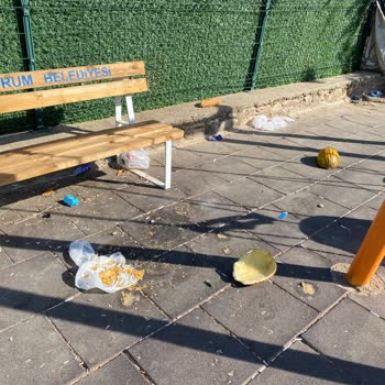 Bodrumda Çöpler Günlerce Toplanmıyor Çocuklar Parkta Oynayamıyor