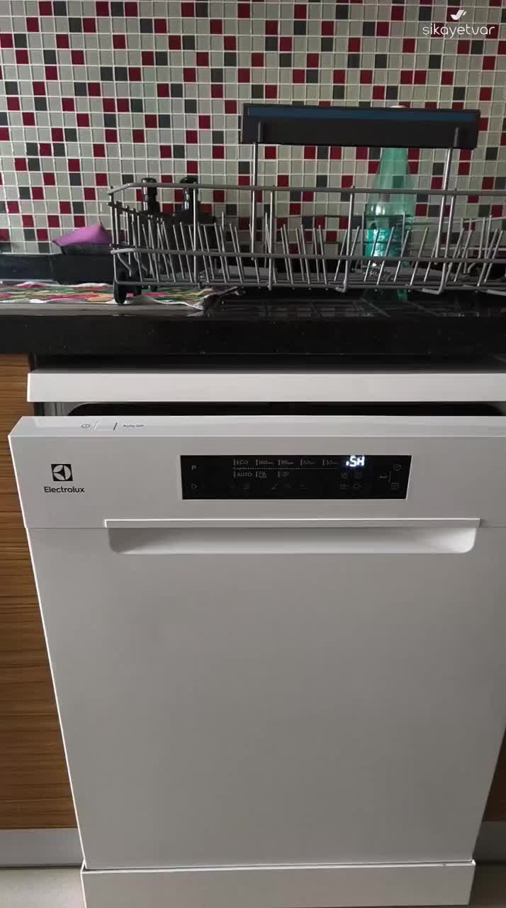 Electrolux ESM48310SX Dishwasher Still in Service for 56 Days With i5H Error video cover