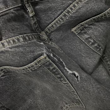 Bershka Jeans Ripped After Only 3 Wears, Ankamall Store Refused Return