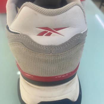 FLO Ayakkabı Reebok Ayakkabıda Sünger Toplanması