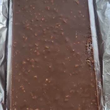 Hakmar Marketten Aldığım Fıstıklı Çikolata Kurtlu Çıktı, İade Kabul Edilmedi