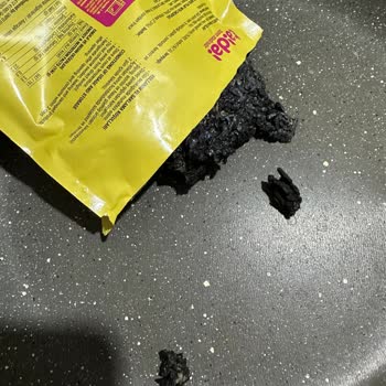 Hazır Pilavın Kararmış Görünümü Endişe Yarattı